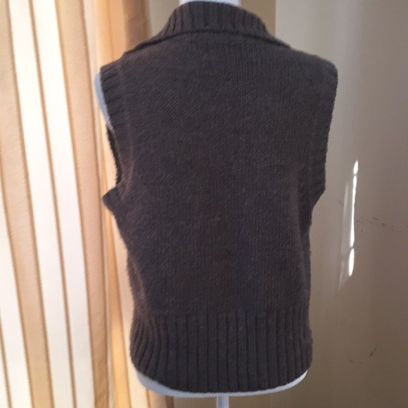 CAbi faux fur vest - Picture 5 of 10